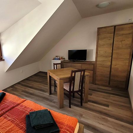 Penzion A Wellness U Trebonske Madony Bagian luar foto