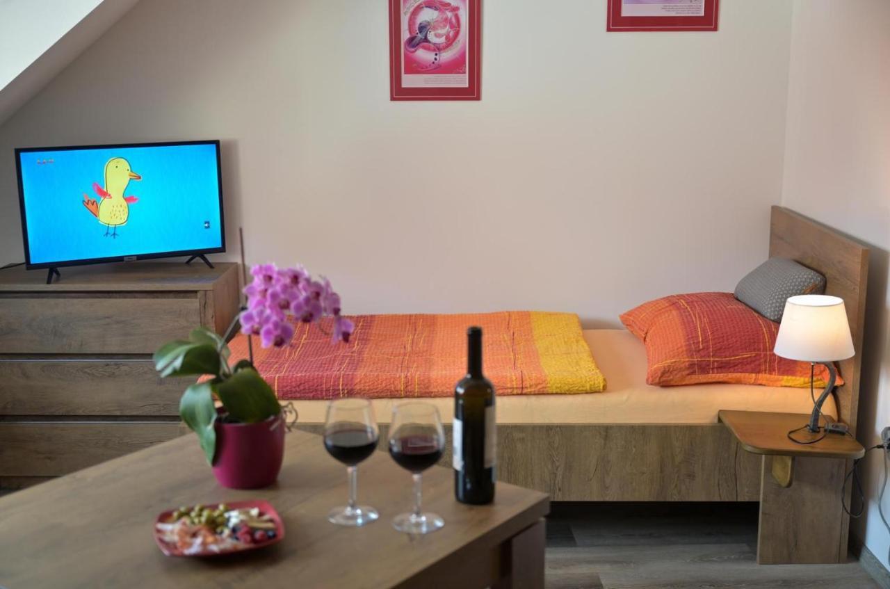Penzion A Wellness U Trebonske Madony Bagian luar foto