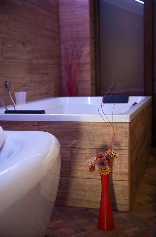 Penzion A Wellness U Trebonske Madony Bagian luar foto