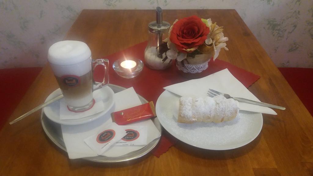 Penzion A Wellness U Trebonske Madony Bagian luar foto
